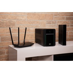 APC Easy UPS gruppo di continuità (UPS) A linea interattiva 1,2 kVA 650 W 4 presa(e) AC